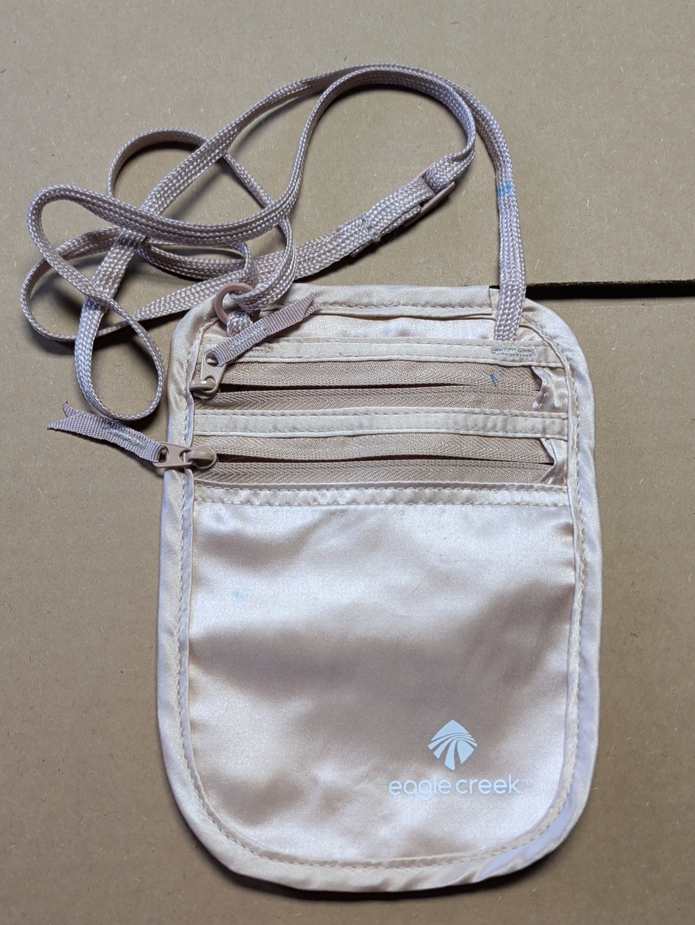EAGLE CREEK Silk Undercover Neck Wallet/Passort Holder Travel Accessory Rose